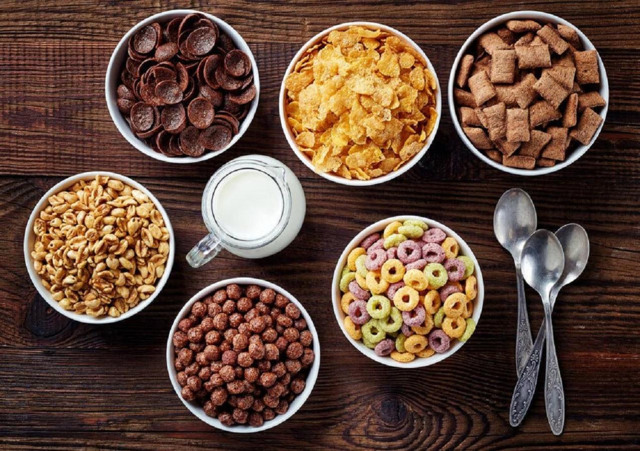 Phosphorion Hotel Istanbul Eksteriør billede Various breakfast cereals