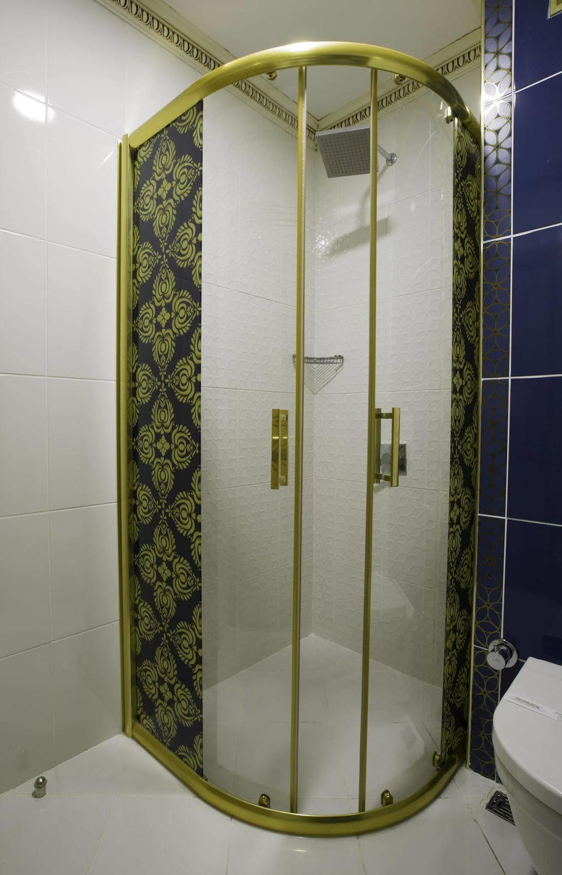 Phosphorion Hotel Istanbul Eksteriør billede Shower enclosure