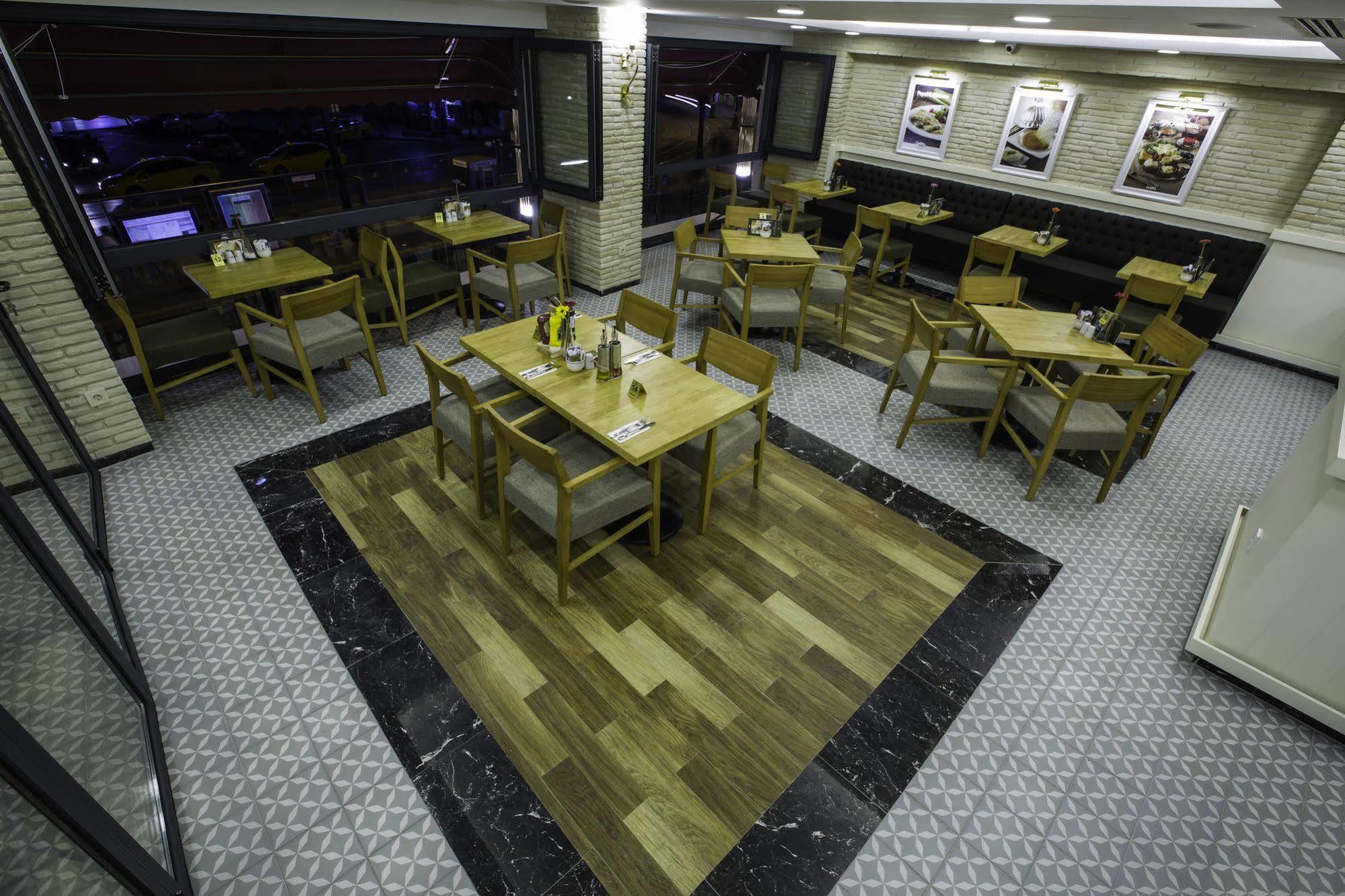 Phosphorion Hotel Istanbul Eksteriør billede Interior of a restaurant